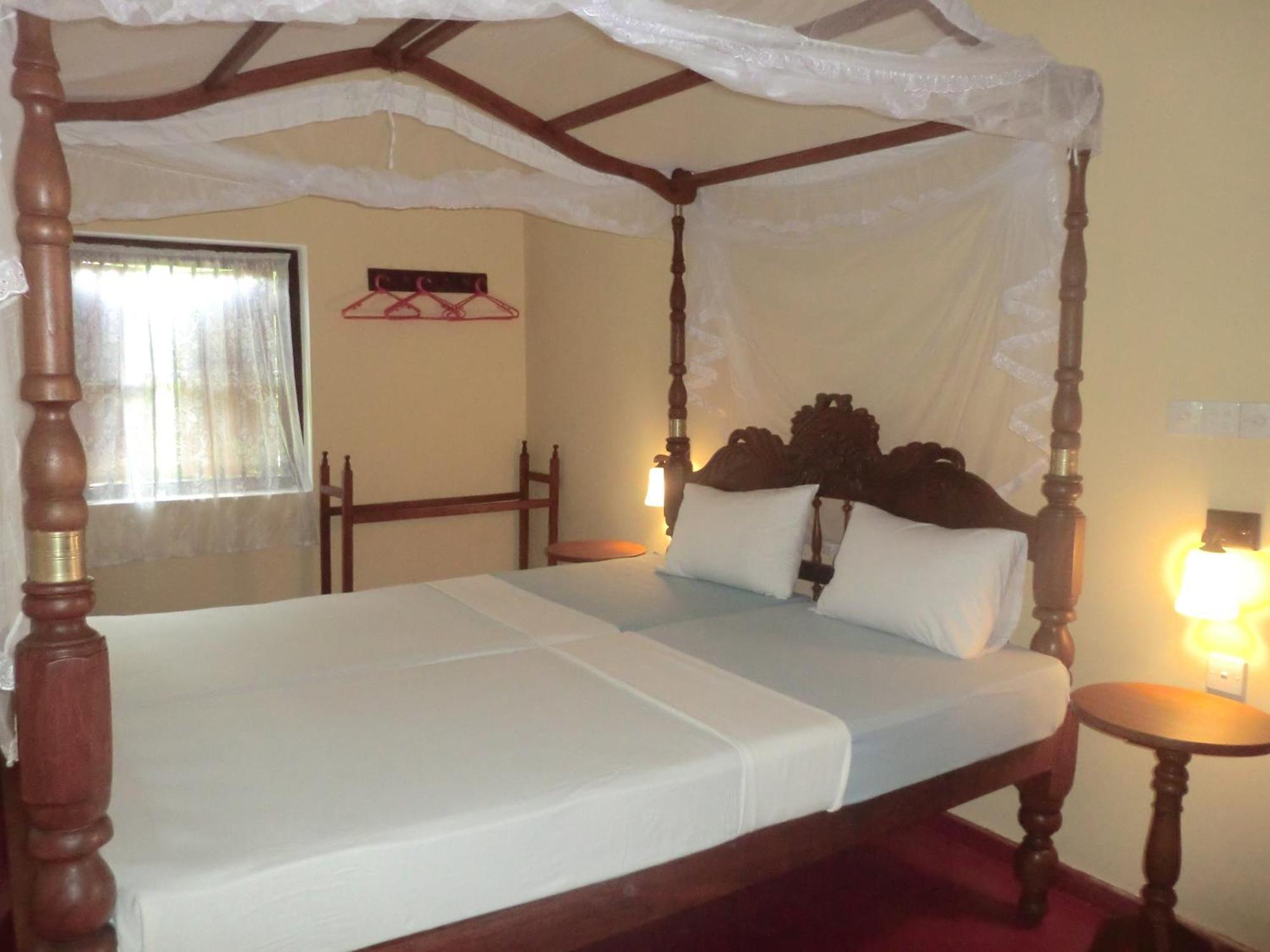 Top Of The Hill Guesthouse Weligama Exteriör bild