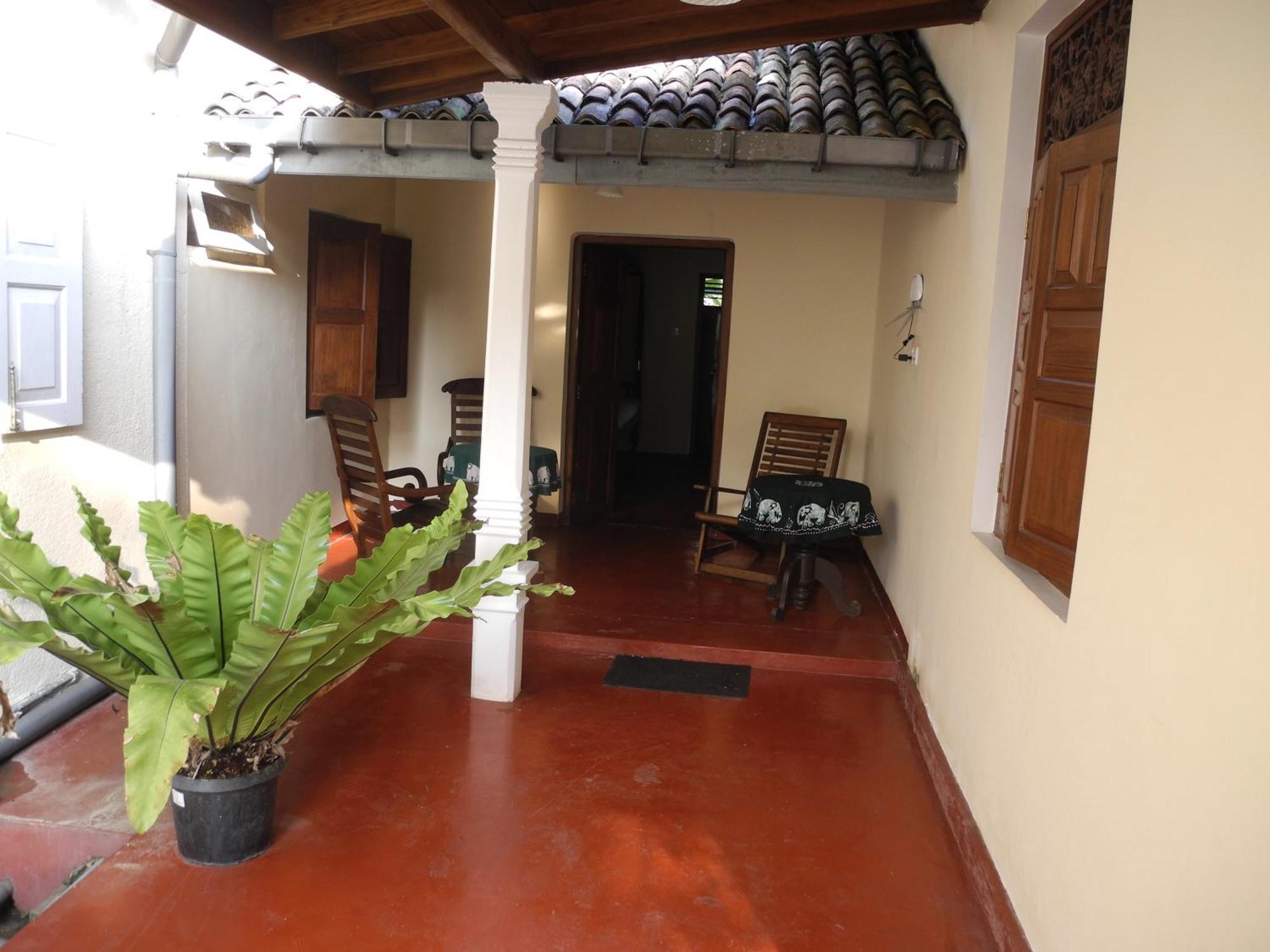 Top Of The Hill Guesthouse Weligama Exteriör bild