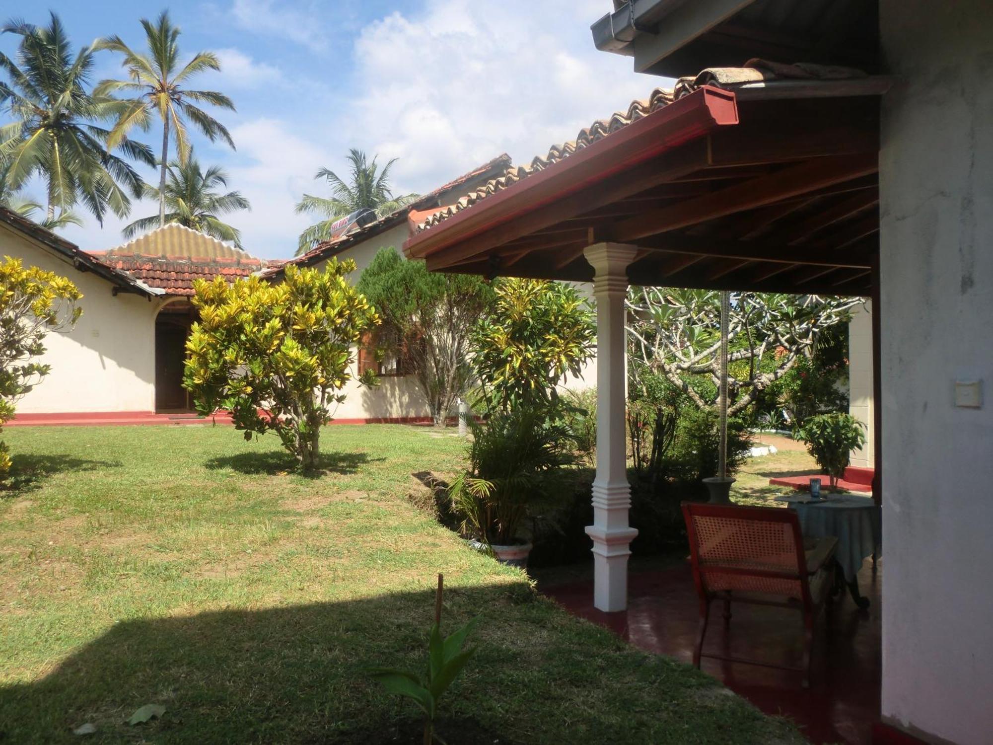Top Of The Hill Guesthouse Weligama Exteriör bild