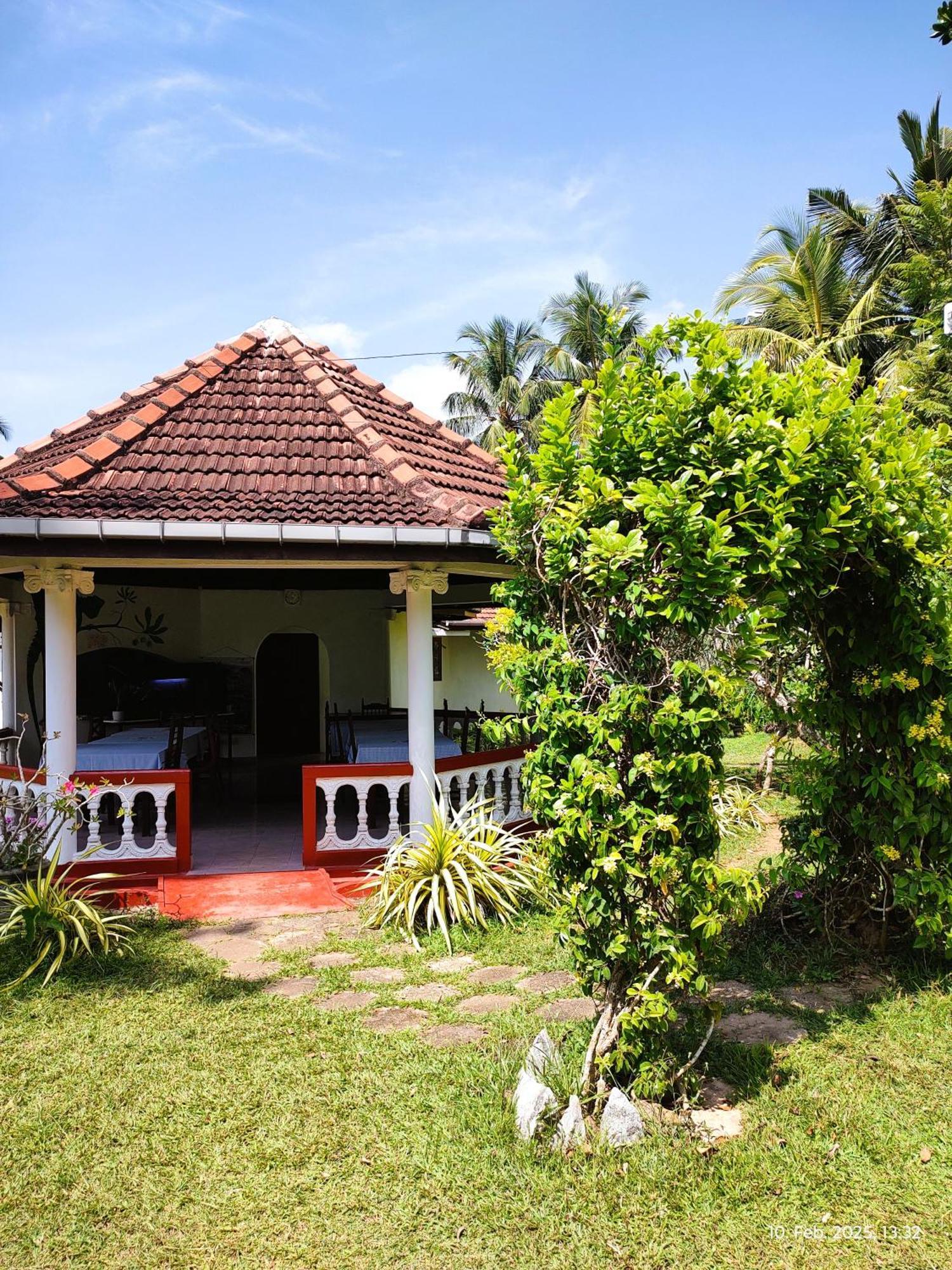 Top Of The Hill Guesthouse Weligama Exteriör bild