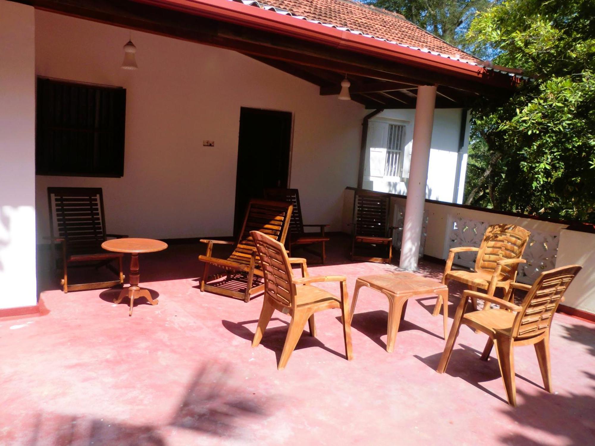 Top Of The Hill Guesthouse Weligama Exteriör bild
