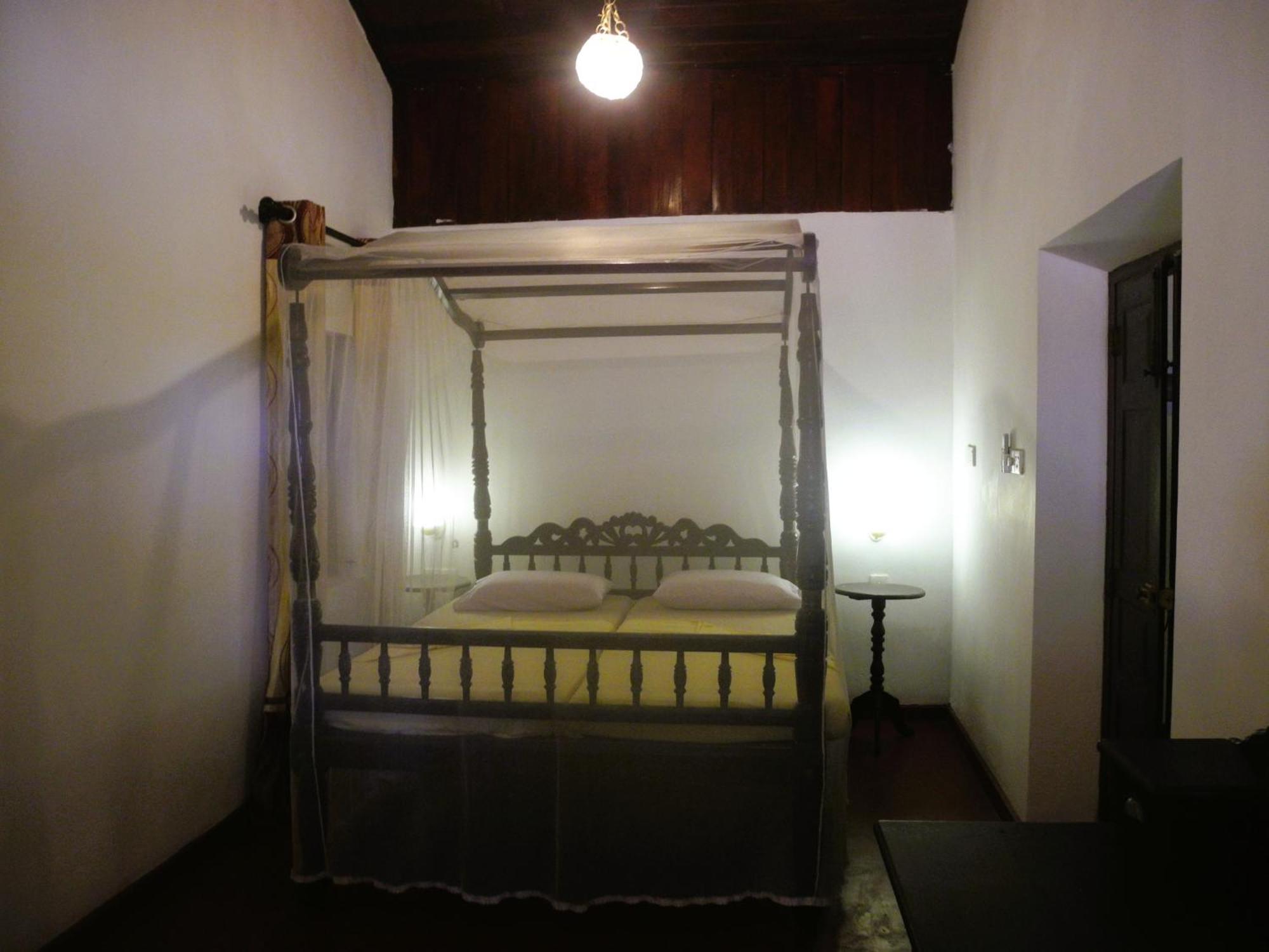 Top Of The Hill Guesthouse Weligama Exteriör bild